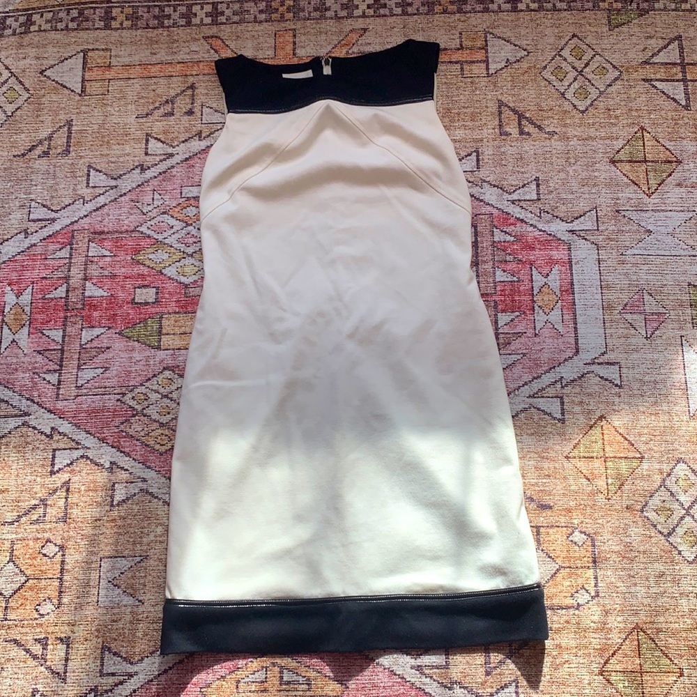 Donna Morgan Colorblock Dress ▪️▫️
